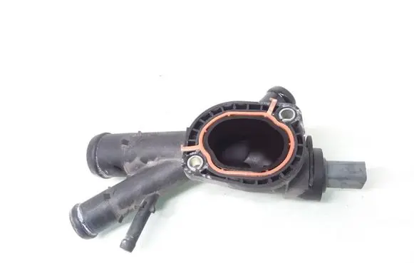 Volkswagen PASSAT B7 Engine coolant pipe/hose 03L121131AA