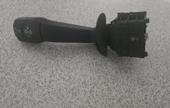 BMW 5 E39 Indicator stalk 8352172 01100410