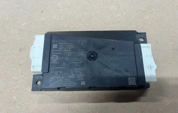 Mercedes-Benz A W177 Keyless (KESSY) go control unit/module A1679009523