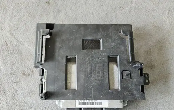 Peugeot 407 Engine control unit/module ECU 9657439780 16739044
