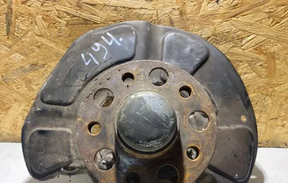 Mercedes-Benz E W212 Front wheel hub