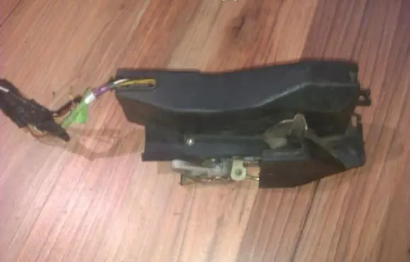Ford Escort Front door lock