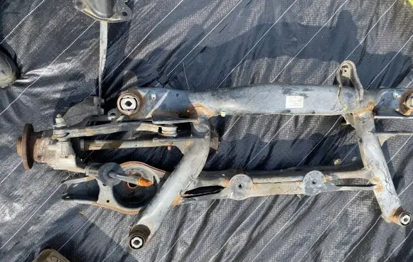 Volkswagen Tiguan Rear axle beam with reductor 5N0505235AB