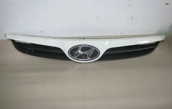 Hyundai i20 (PB PBT) Front bumper upper radiator grill