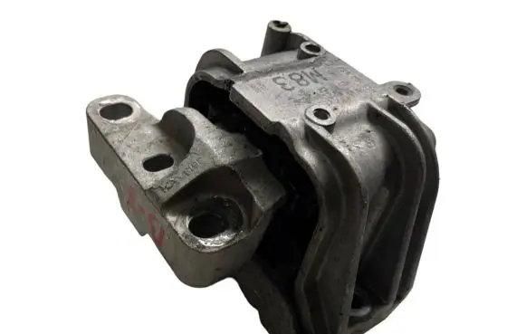 Volkswagen PASSAT B7 Engine mount bracket 1K0299262