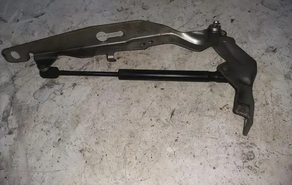 Volvo XC70 Tailgate/trunk/boot hinge 30649516