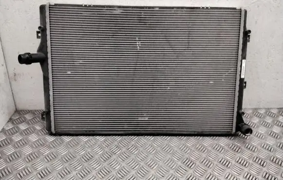 Volkswagen PASSAT B7 Coolant radiator 1K0121251DM