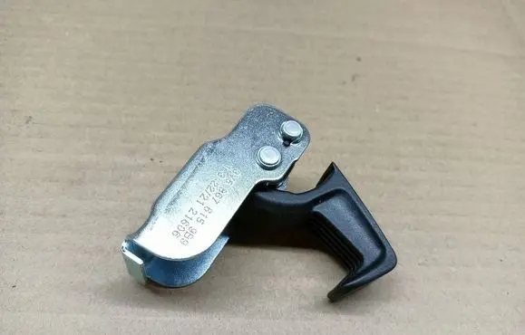 Skoda Octavia Mk4 Tie down hook / loop 3V5867615