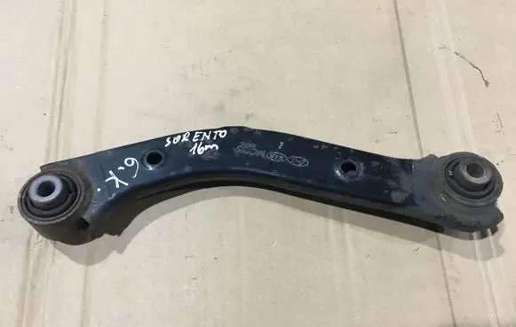 KIA Sorento Rear control arm