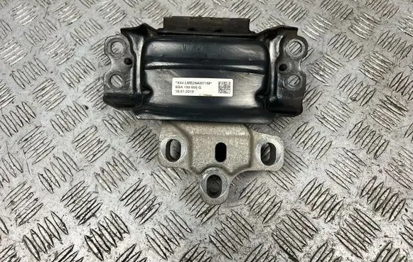 Volkswagen Tiguan Engine mount bracket 5QA199555G