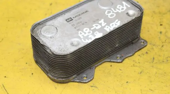 Engine oil radiator
