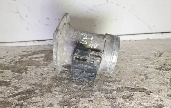 Audi A4 S4 B5 8D Mass air flow meter 037906461B AFH6010A