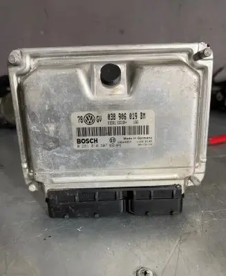 Volkswagen PASSAT B5.5 Engine control unit/module 038906019BM 28SA4857 0281010307