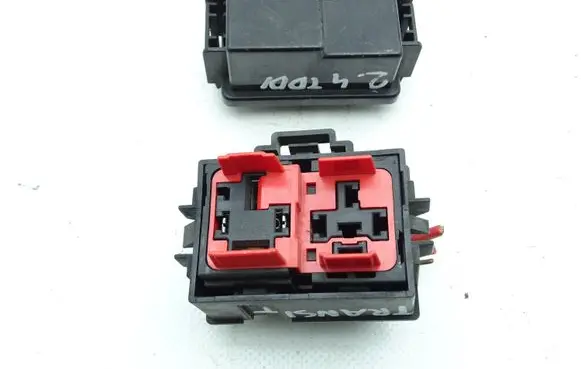 Ford Transit Relay mounting block FORD_TRANSIT_VI_MK6_00-06_SKRZYNKA_PRZEKAŹNIKÓW
