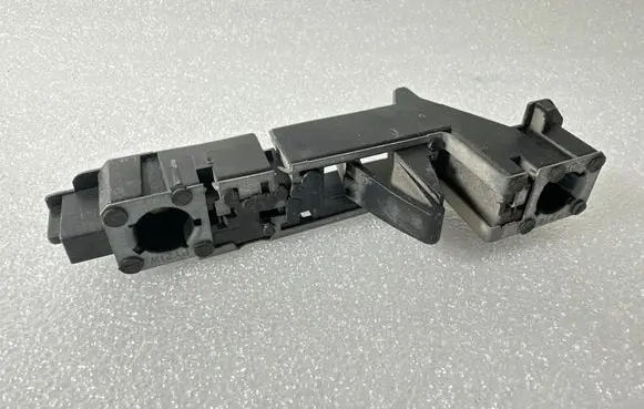 Volvo 850 Tail light bulb cover holder 9151646