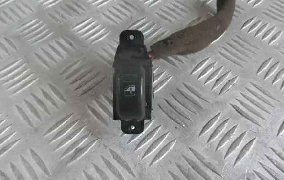 Hyundai Santa Fe Quarter vent window switch 