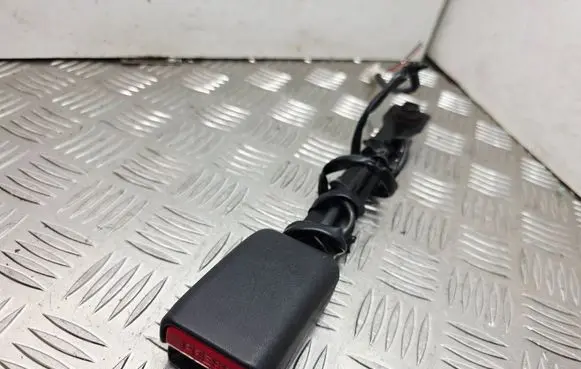Nissan Juke I F15 Front seatbelt buckle 6157596A