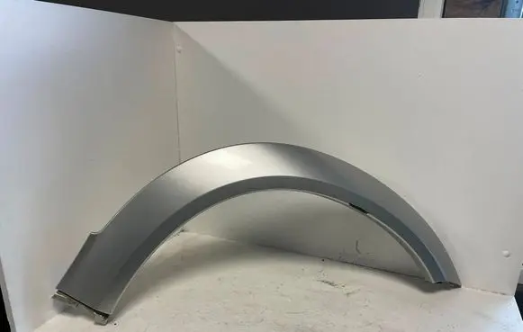 Subaru Legacy Fender trim (molding)