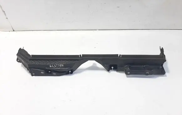 Opel Astra K Intercooler air guide/duct channel 13487731 332155568