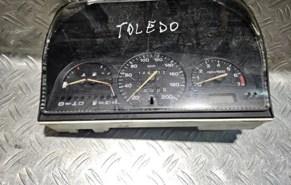 Seat Toledo I (1L) Speedometer (instrument cluster) 81117648