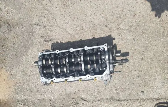 Toyota Corolla Verso E121 Engine head 