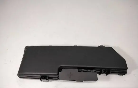 Volvo V70 Fuse box cover 9494211