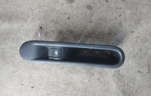 Renault Espace - Grand espace IV Electric window control switch 31144M