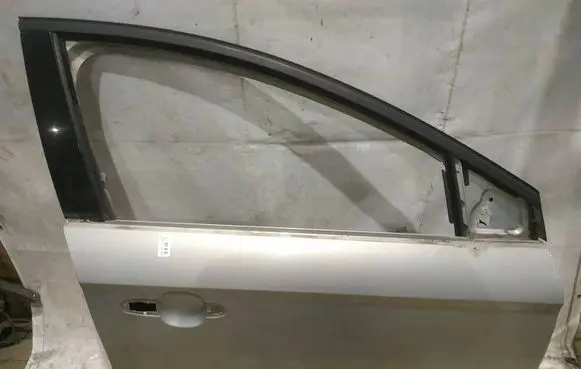 Ford Mondeo MK IV Front door 