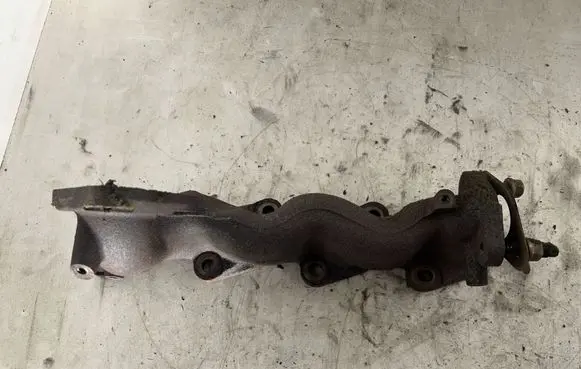 Nissan Navara D22 Exhaust manifold