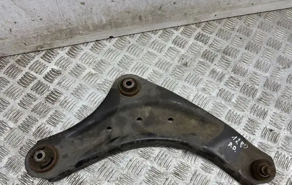 Nissan Leaf II (ZE1) Front lower control arm/wishbone