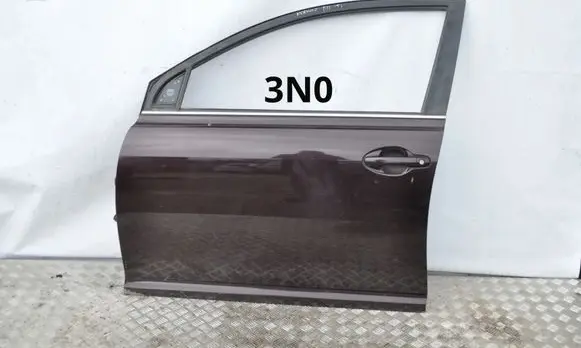 Toyota Avensis T250 Front door 