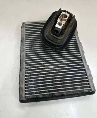 Porsche Cayenne (9Y0 9Y3) Air conditioning (A/C) radiator (interior) HH018001 P01893