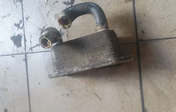 Engine oil radiator