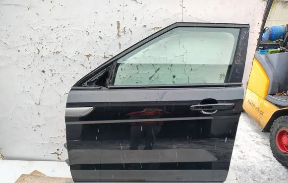 Land Rover Evoque I Front door 