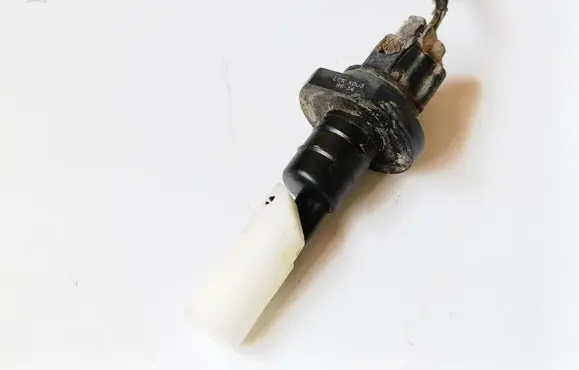 Volvo S40, V40 Windshield washer fluid level sensor 9634