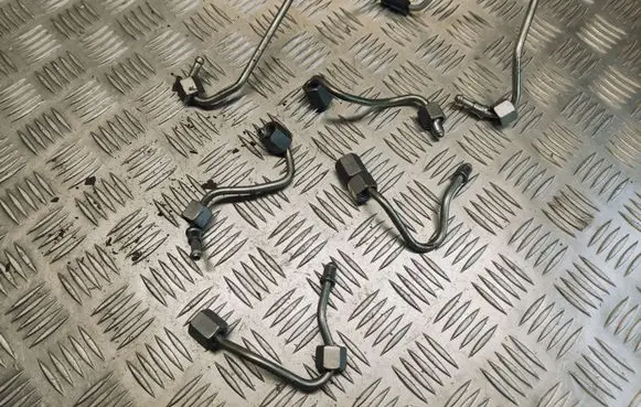 BMW 3 E90 E91 Fuel injector supply line/pipe 