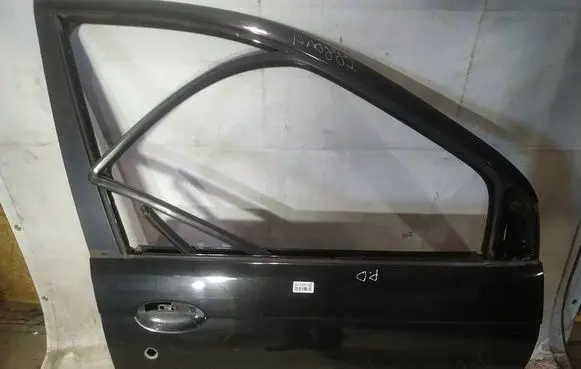 Renault Scenic I Front door juodos