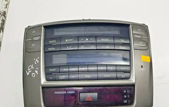 Radio/CD/DVD/GPS head unit