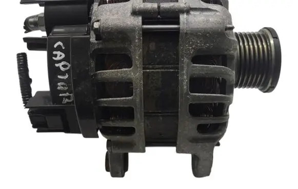 Renault Captur II Generator/alternator 231005300R