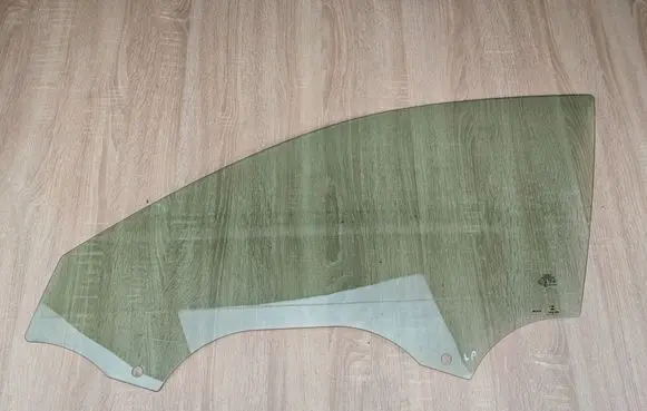 Audi A4 S4 B9 Front door window glass four-door 8W0845201
