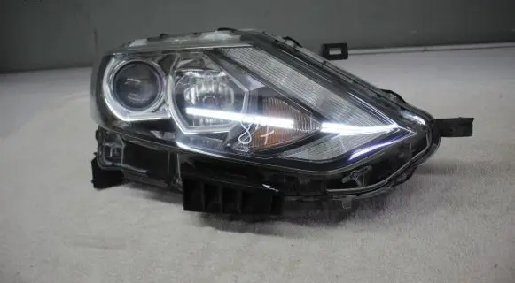 Nissan Qashqai Headlight/headlamp