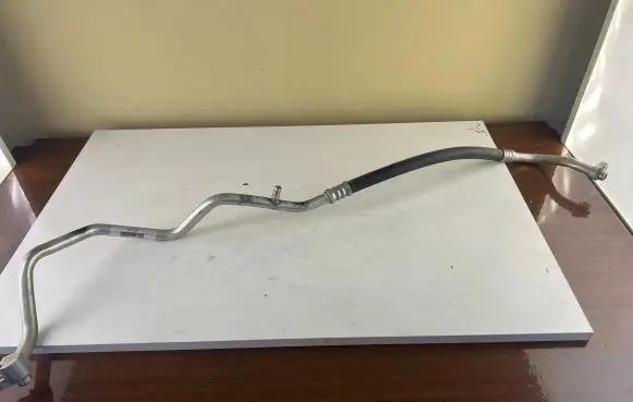 Dodge RAM 1500 DS Air conditioning (A/C) pipe/hose 68105176AB