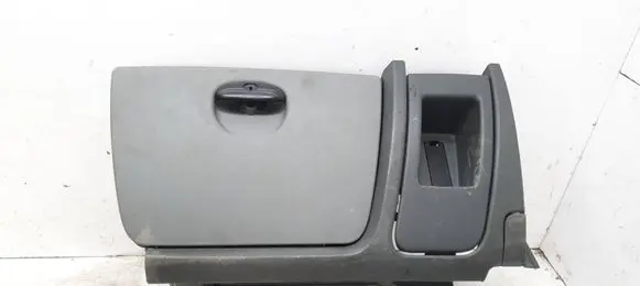 Glove box