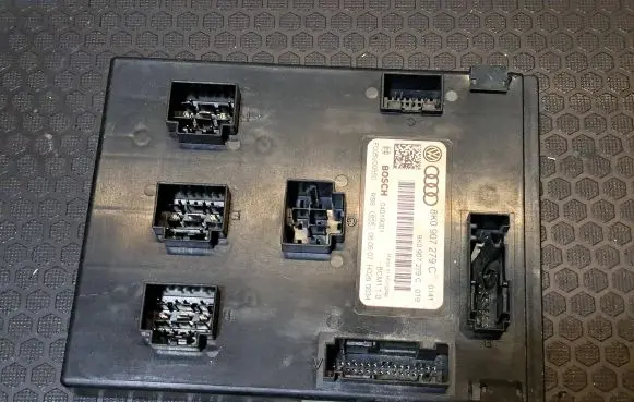Audi A5 8T 8F Comfort/convenience module 8K0907279C