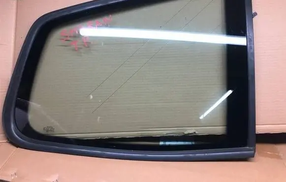 Volkswagen Sharan Rear side window 7N0845298J
