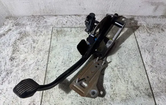 Ford Focus C-MAX Brake pedal 3M512467AN C86HA