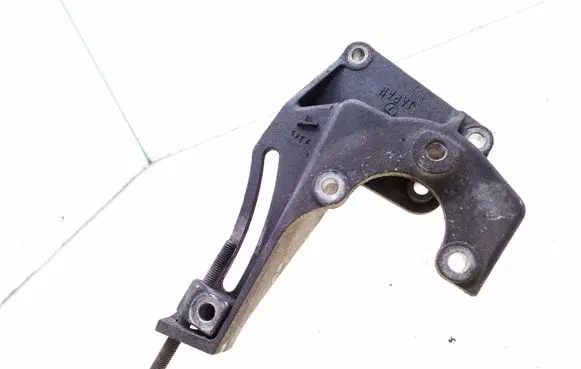 Subaru Outback Power steering pump mounting bracket 