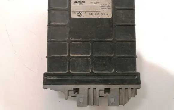 Volkswagen PASSAT B3 Engine control unit/module 037906025J 5WP4206