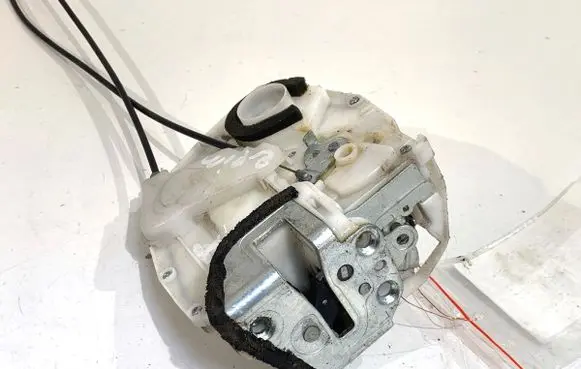 Suzuki SX4 Rear door lock 