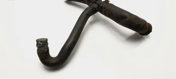 Audi A4 S4 B5 8D Engine coolant pipe/hose 02812105AA